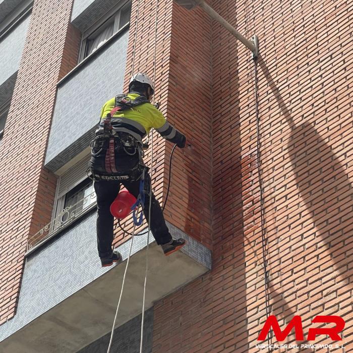 Impermeabilización con hidrófugo - MR Verticales del PRincipado